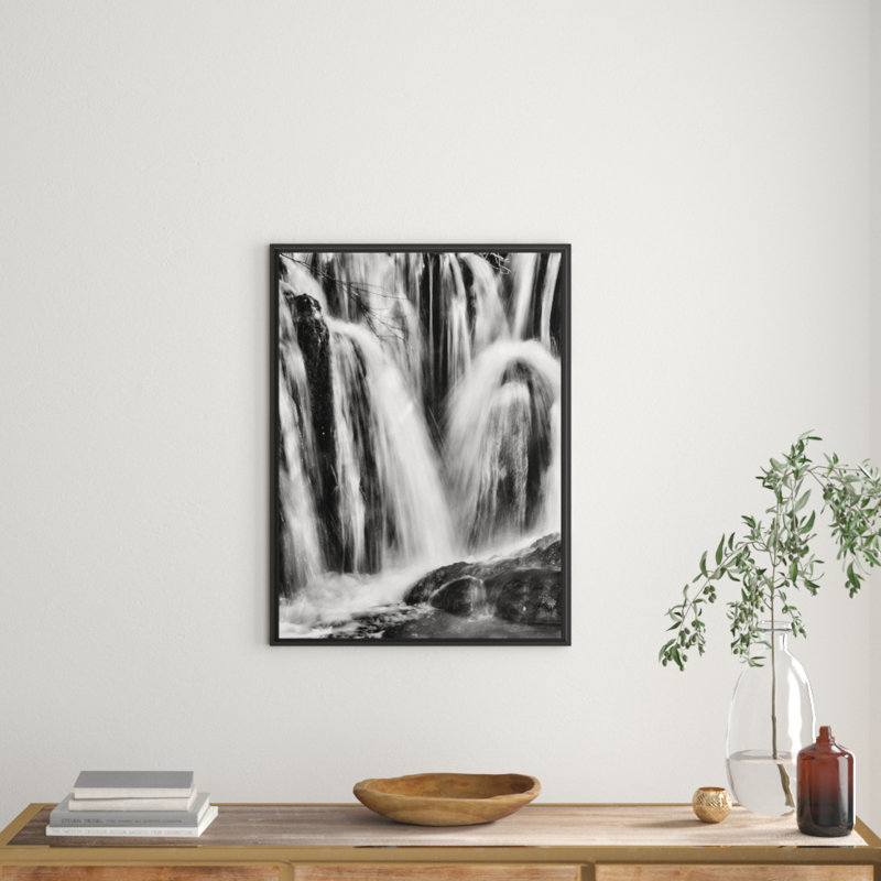 East Urban Home Gerahmtes Wandbild kleine Wasserfälle | Wayfair.de